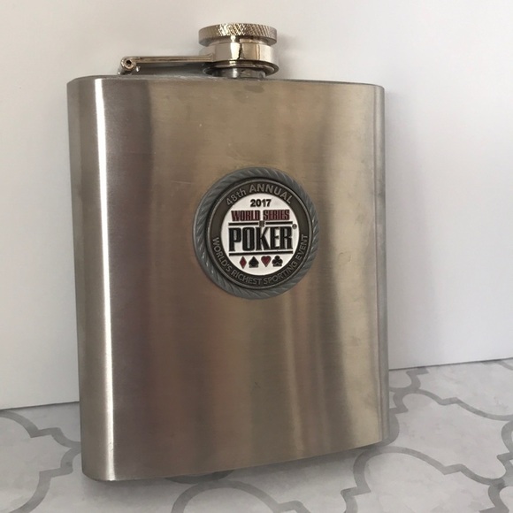2017 WORLD SERIES OF POKER FLASK - Picture 1 of 5